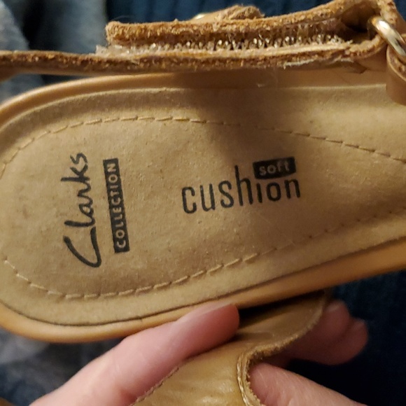 Clarks high heeled sandals, tan, size 7.5 - Picture 8 of 8